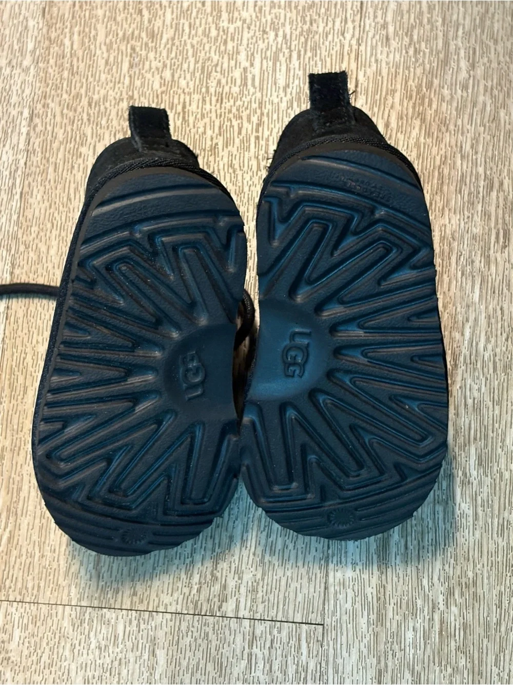 UGG NEUMEL TODDLER BLACK BOOTS SIZE 6
